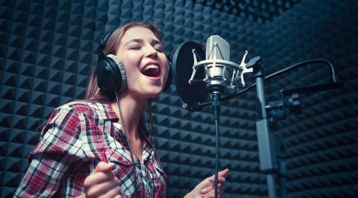 Choosing a Workhorse Microphone main image of a girl singing