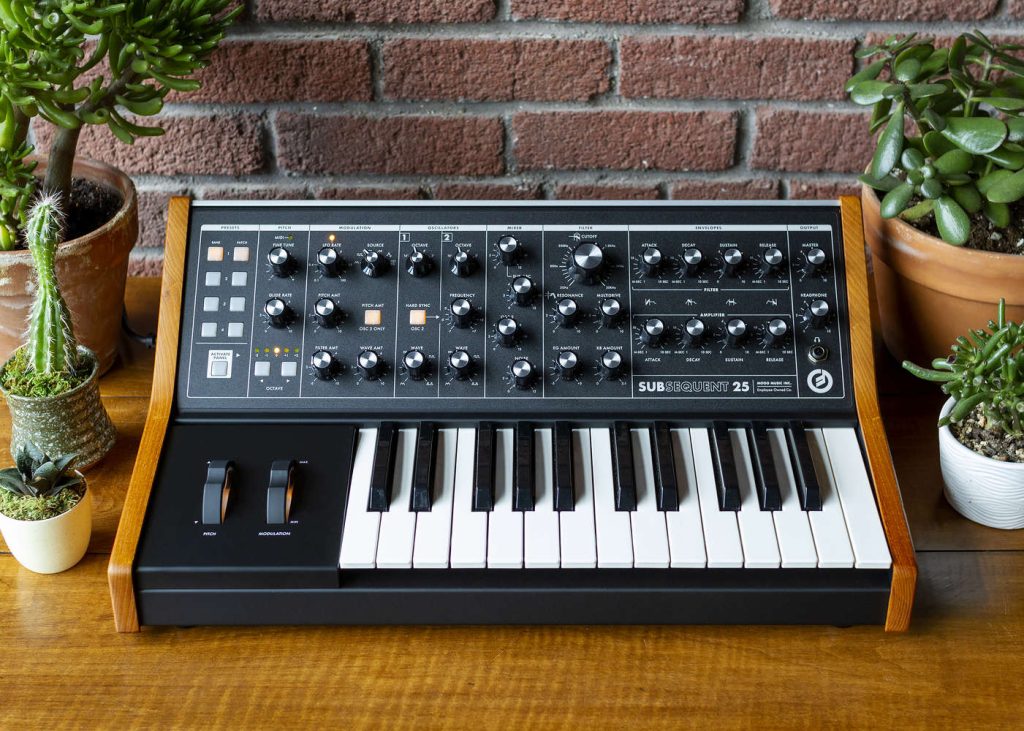 image of Moog Subs3quent 25 synthesizer